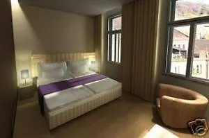 The Icon & Lounge Hotel
