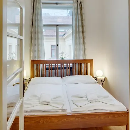 Aparthotel Selinor Old Town 4*