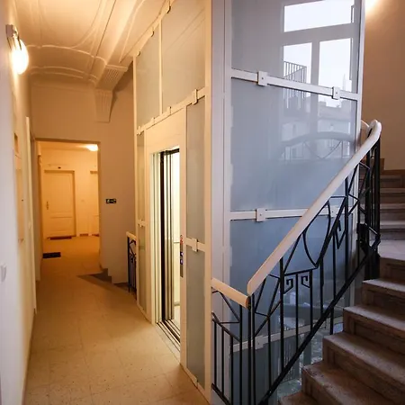 Zborovska 6 Apartment *