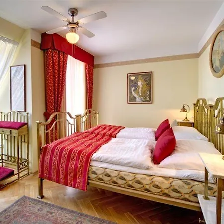 Mucha Hotel