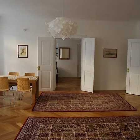 Trziste Apartment