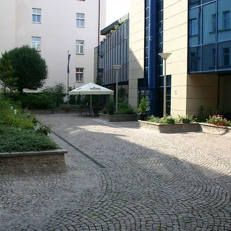 Ea Crystal Palace Szálloda 4*