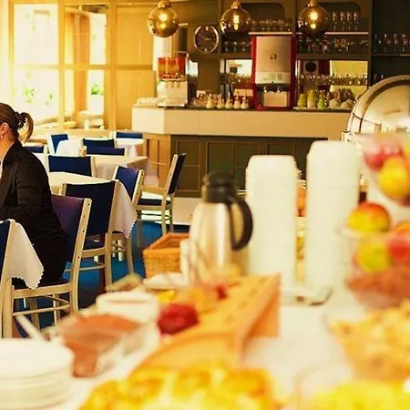 Hotel Charles