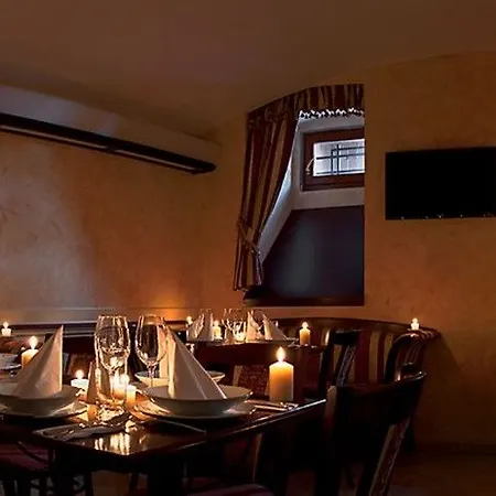 Alqush Downtown 4*