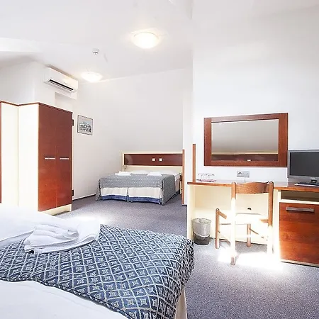 Atos Hotel