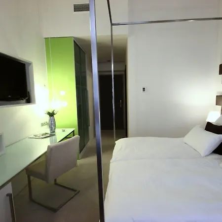 Hotell Pure White 4*