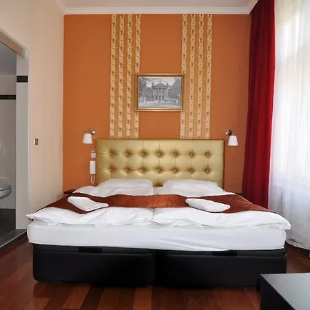 Hotel Star 4*
