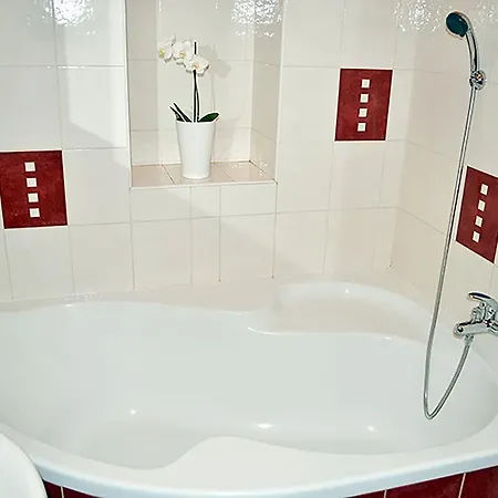Classic 2bdr By Ruterra Apartment *