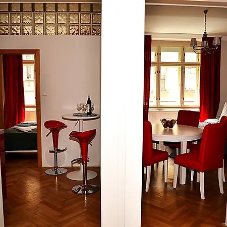 Classic 2bdr By Ruterra Apartment