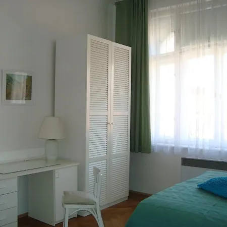 Charles Bridge Premium Aparthotel Praha