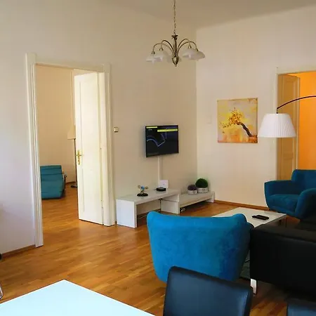 Old Town Square Superior - Valentin Apartment