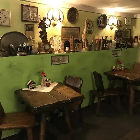 & Restaurant Tkalcovsky Dvur