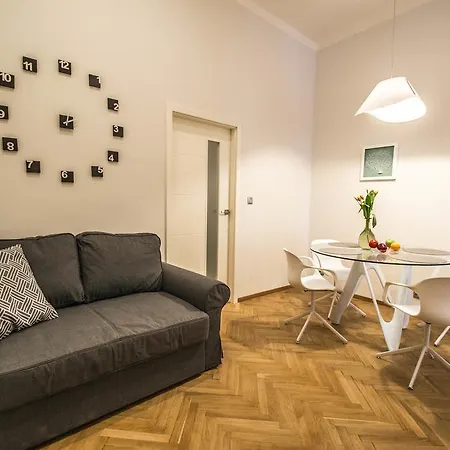 Apartment Bourgeois In Cultural Heritage Building By Ruterra *