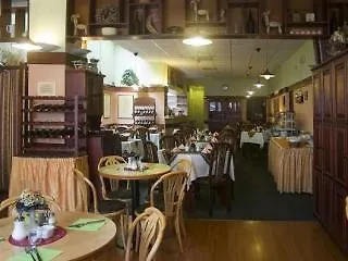 U Stare Pani - At The Old Lady מלון 4*