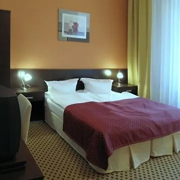 Royal Plaza Hotel