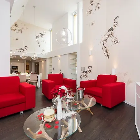 Avenue Apartment *