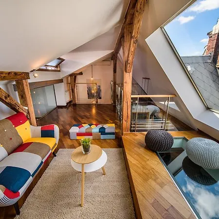 Triplex Kings In Old Town * Prague