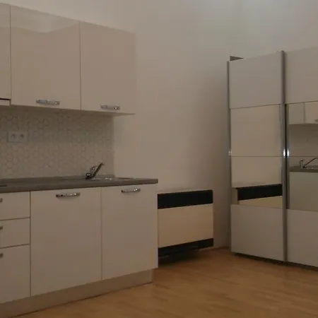 Reznicka 3 Prague