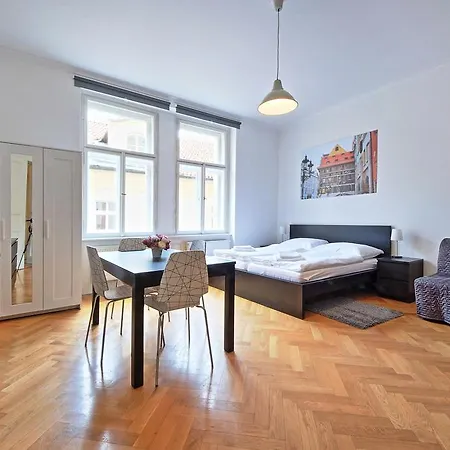 Butch Apartment *