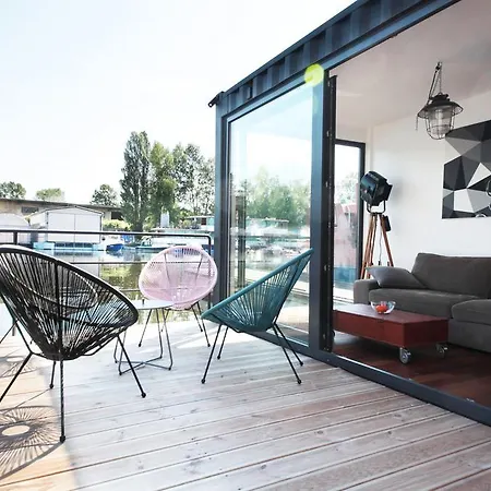 Hotel en barco Unique Floating Houseboat By Easybnb 4*
