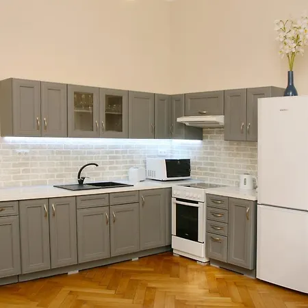 Zitna 43 * Prague