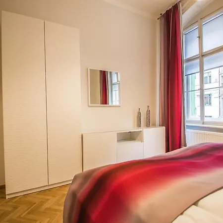 Bourgeois In Cultural Heritage Building By Ruterra Apartment