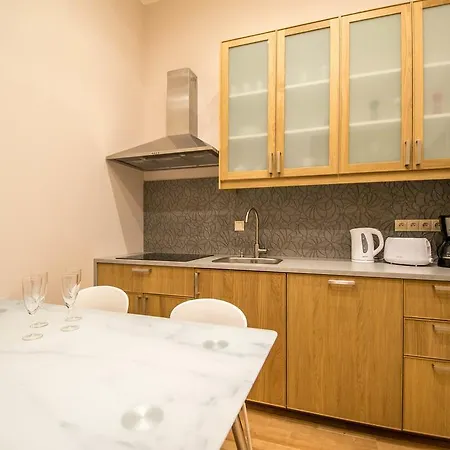 Apartment Bourgeois In Cultural Heritage Building By Ruterra