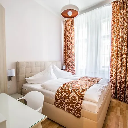 Apartment Bourgeois In Cultural Heritage Building By Ruterra *