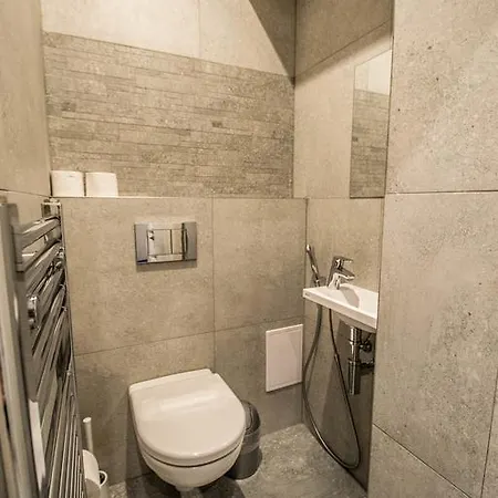 Apartment Bourgeois In Cultural Heritage Building By Ruterra Prague