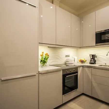 Apartment Bourgeois In Cultural Heritage Building By Ruterra