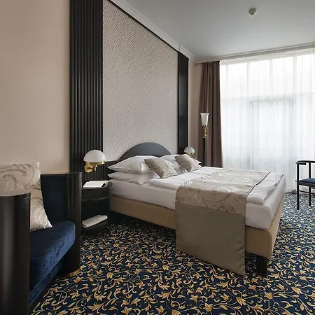 Hotell Ea Royal Esprit