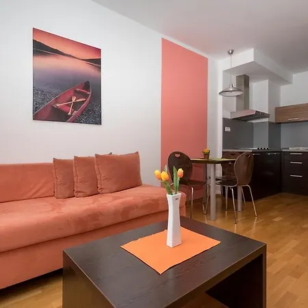 Angel Aparthotel 3*