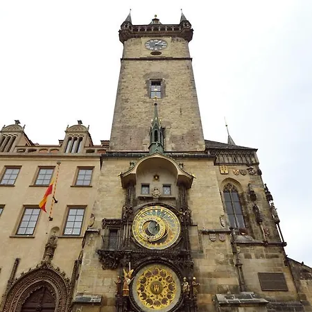 Cozy Flat By The Astronomical Clock Apartment