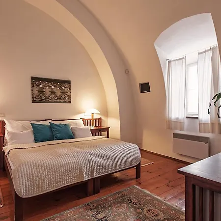 Otel Domus Henrici 4*