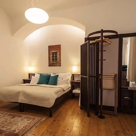 Domus Henrici Otel 4*