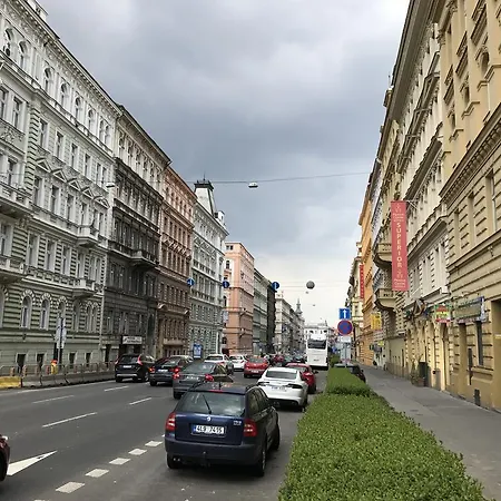 Apartment Glory On Legerova *
