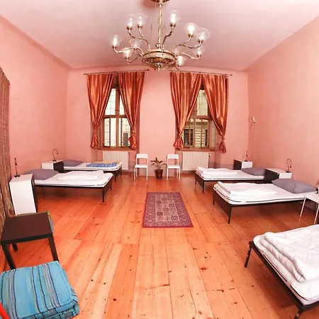 Homer - Old Town Square Hostel
