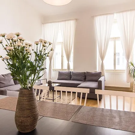Mighty Truhlarska Apartment