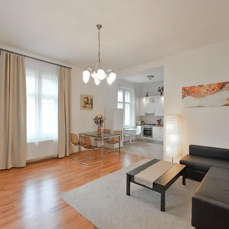 Apartment Exclusive On Zborovska