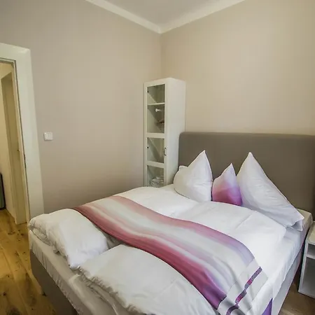 Apartament Unique 250m From The Charles Bridge