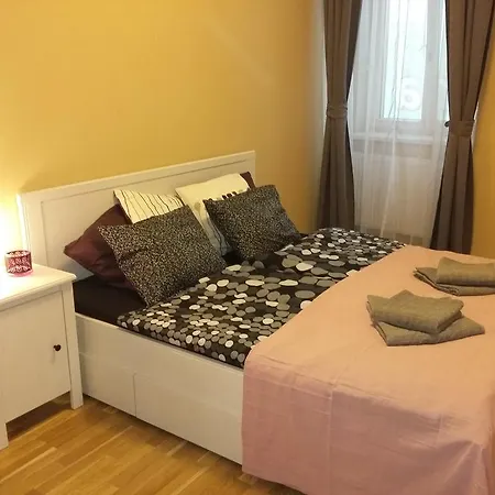 Apartment Vltavska B *