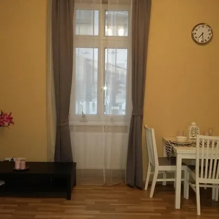 Vltavska B Apartment *