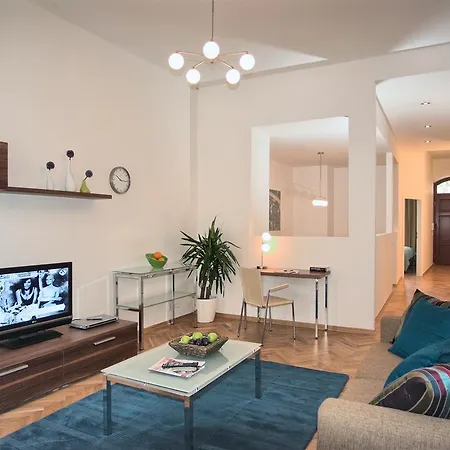 Karlova Apartment *