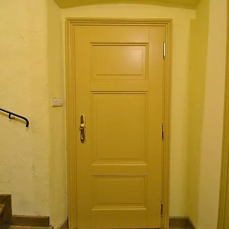 Charming Old Town Centre Studio *