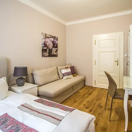 Apartament Unique 250m From The Charles Bridge Praga