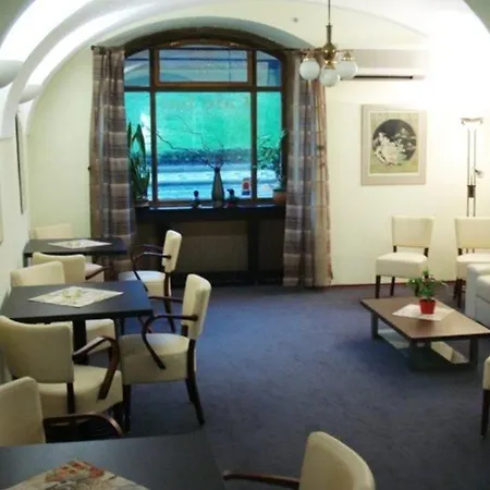 U Krize Hotel 3*