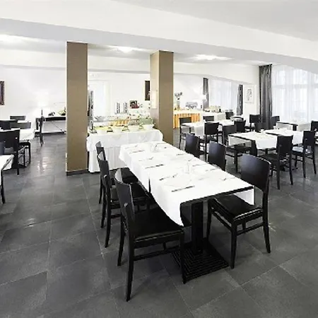 Elysee Hotel 4*