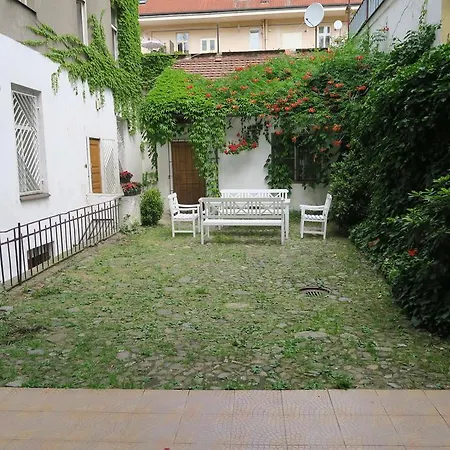 Apartment Near Lesser Town