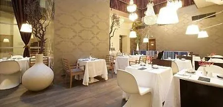 Friday Hotell