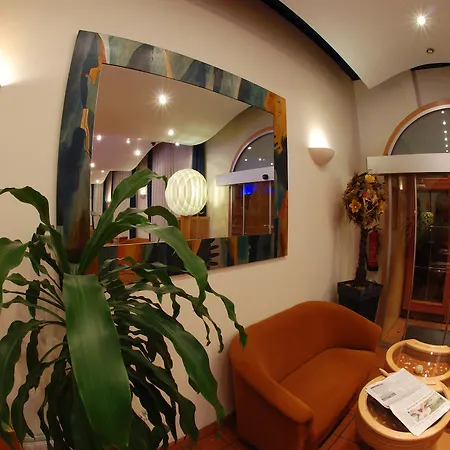 Hotel Ea Tosca 3*